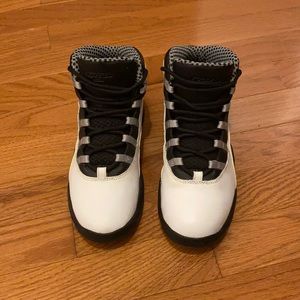 Jordan 10’s in like new condition sz3